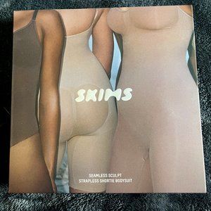 Skims - NWT -Seamless Sculpt Shortie Bodysuit